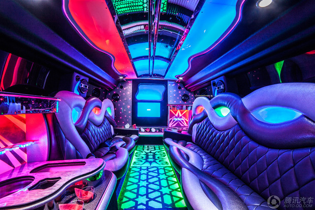 移动的夜店车，悍马H2超长版奢华内饰一览