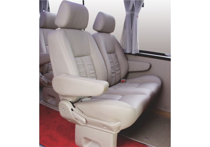 豪华双人固定座椅