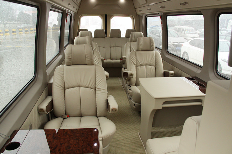 传统版（梅赛德斯奔驰-凌特）