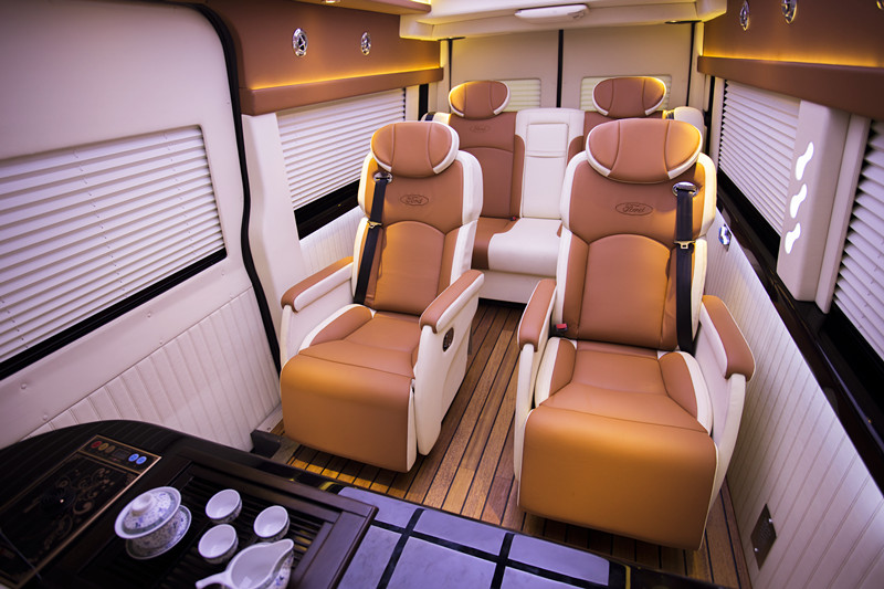 尊崇版（福特-全顺）