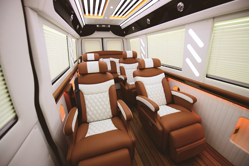 贵士版（梅赛德斯奔驰-凌特）