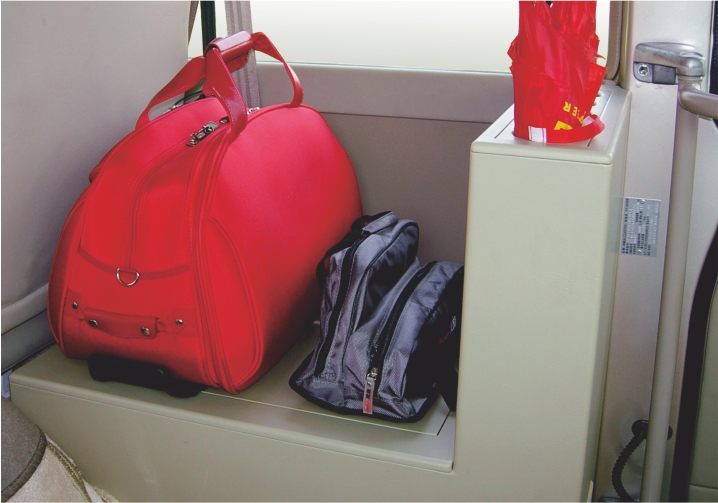 多功能行李架1