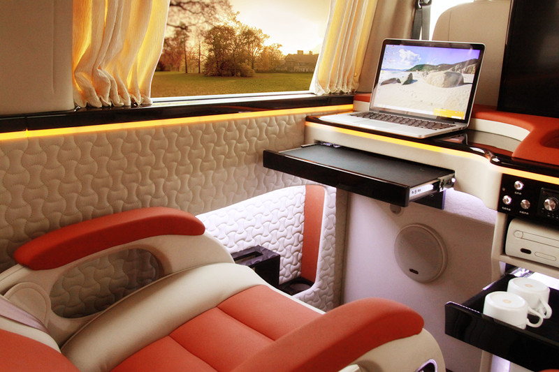 娱悦版（梅赛德斯奔驰-威霆）