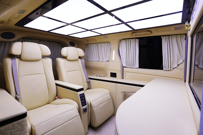 尊宠版（丰田-埃尔法）